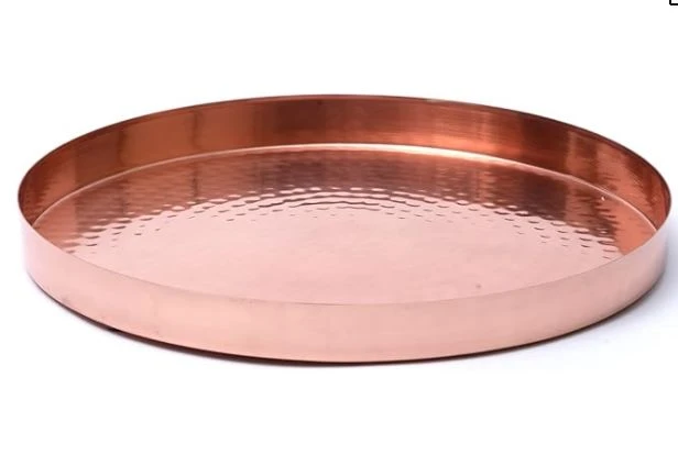 Dekoratives Tablett aus kupferfarbenem Metall, 29 cm, strukturierte Oberfläche